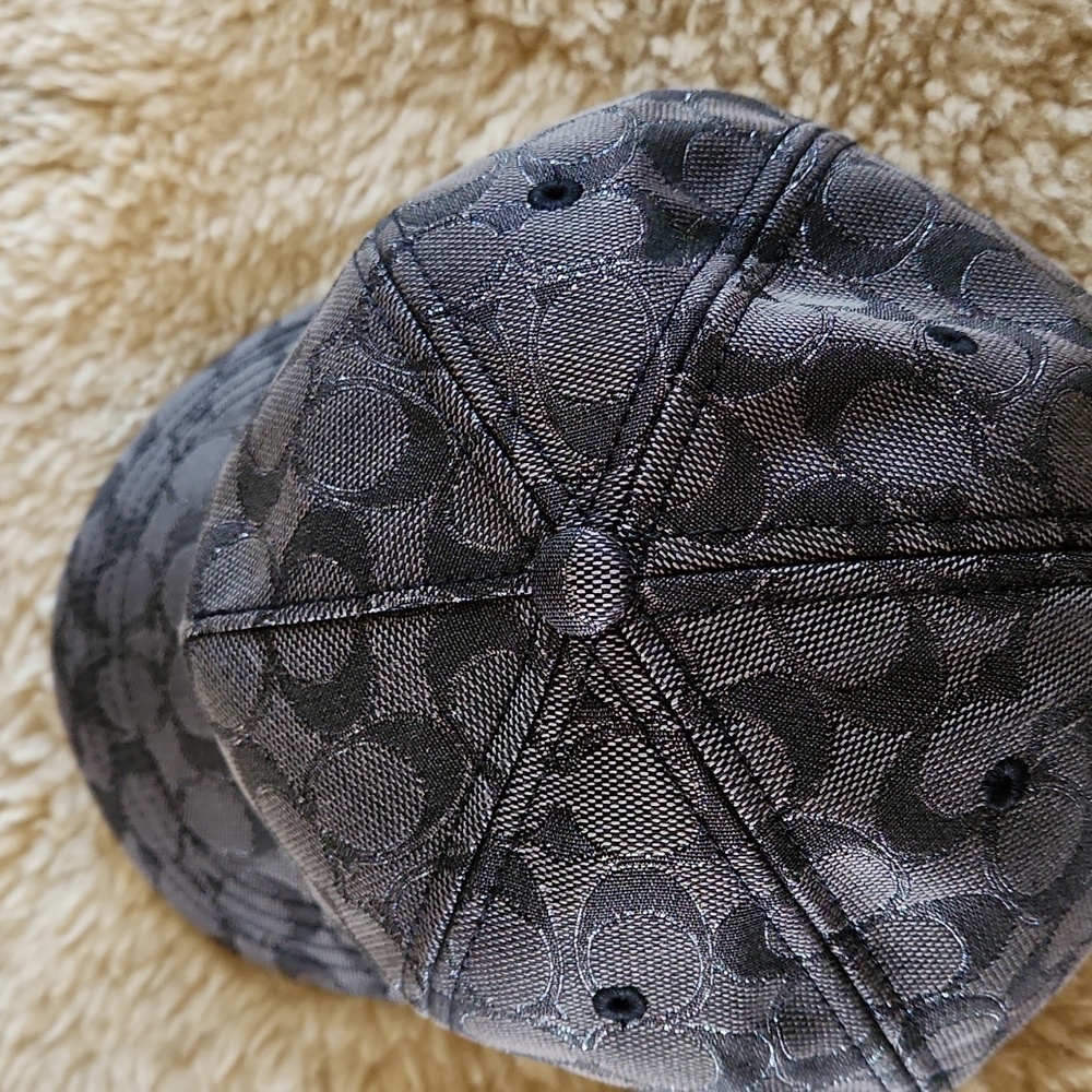 Gorgeous NWT Coach Metallic Signature Baseball Hat ⚾️ 🖤 - Picture 5 of 12